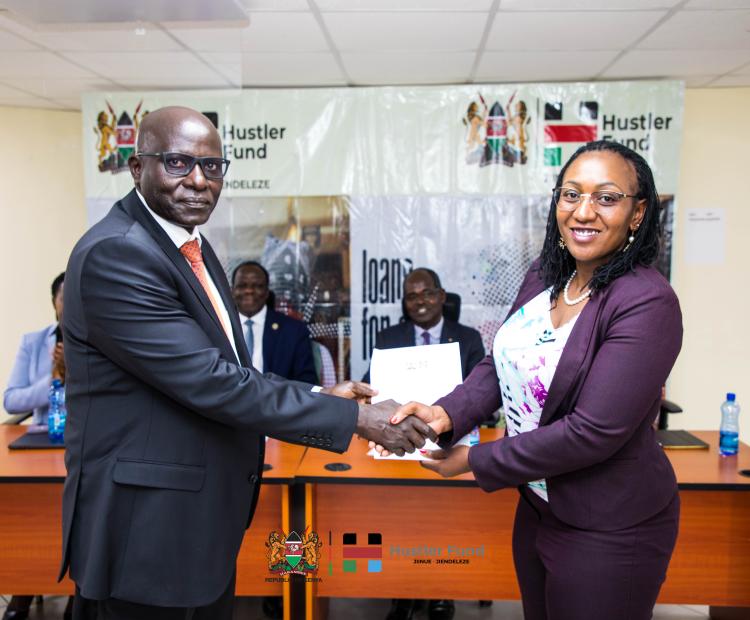 Elizabeth hands over to Tanui